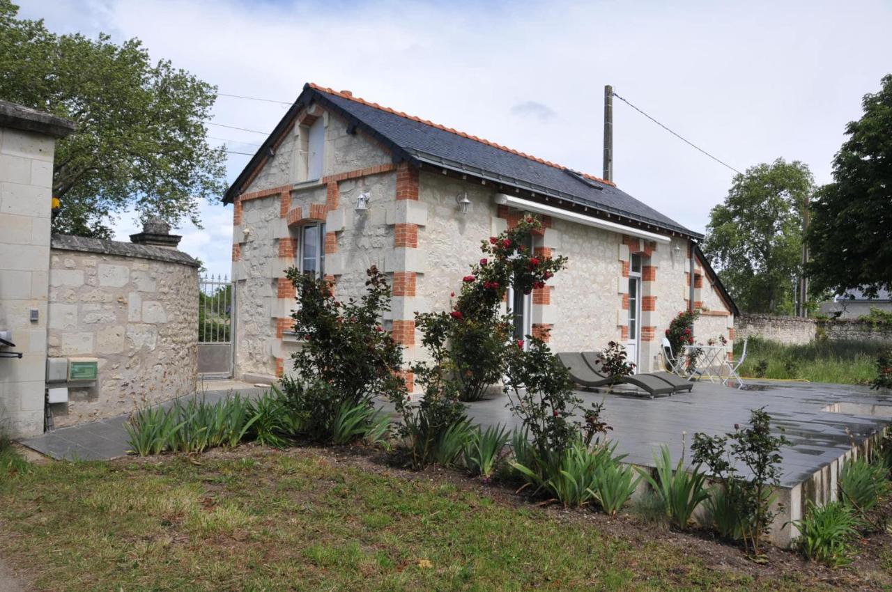 Petite Maison Des Roses - Gite 2 Personnes Brain-sur-Allonnes Екстериор снимка
