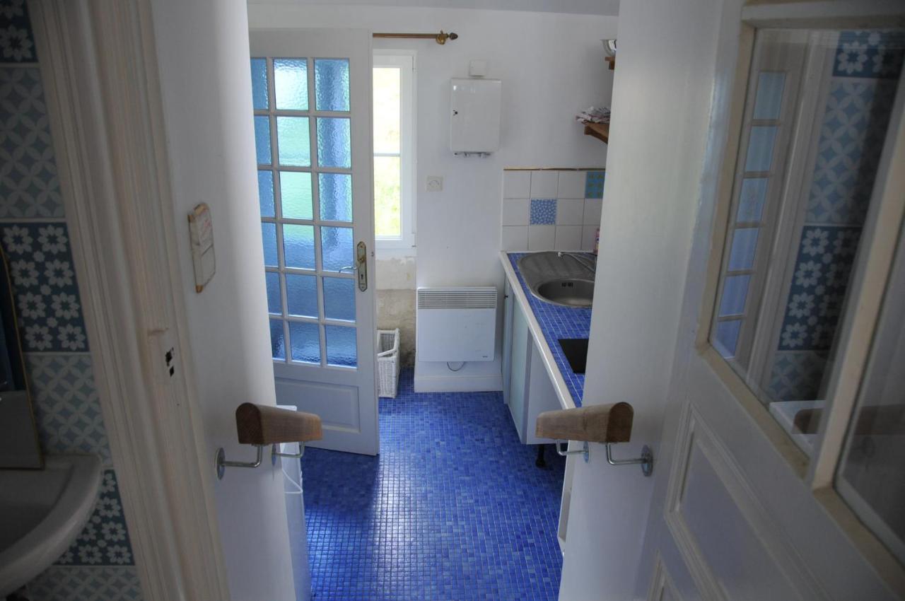 Petite Maison Des Roses - Gite 2 Personnes Brain-sur-Allonnes Екстериор снимка